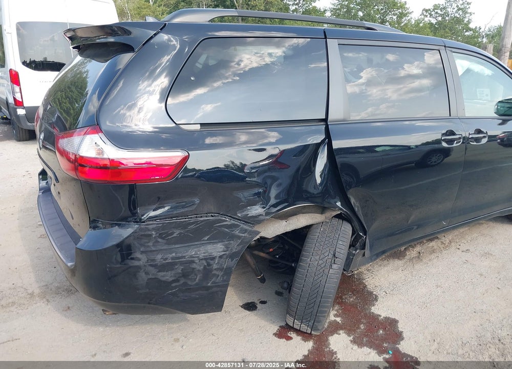2018 TOYOTA SIENNA LE 7 PASSENGER VIN: 5TDJZ3DC4JS205058