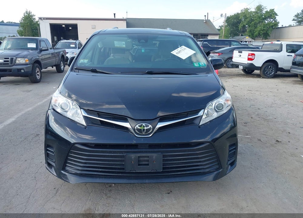 2018 TOYOTA SIENNA LE 7 PASSENGER VIN: 5TDJZ3DC4JS205058