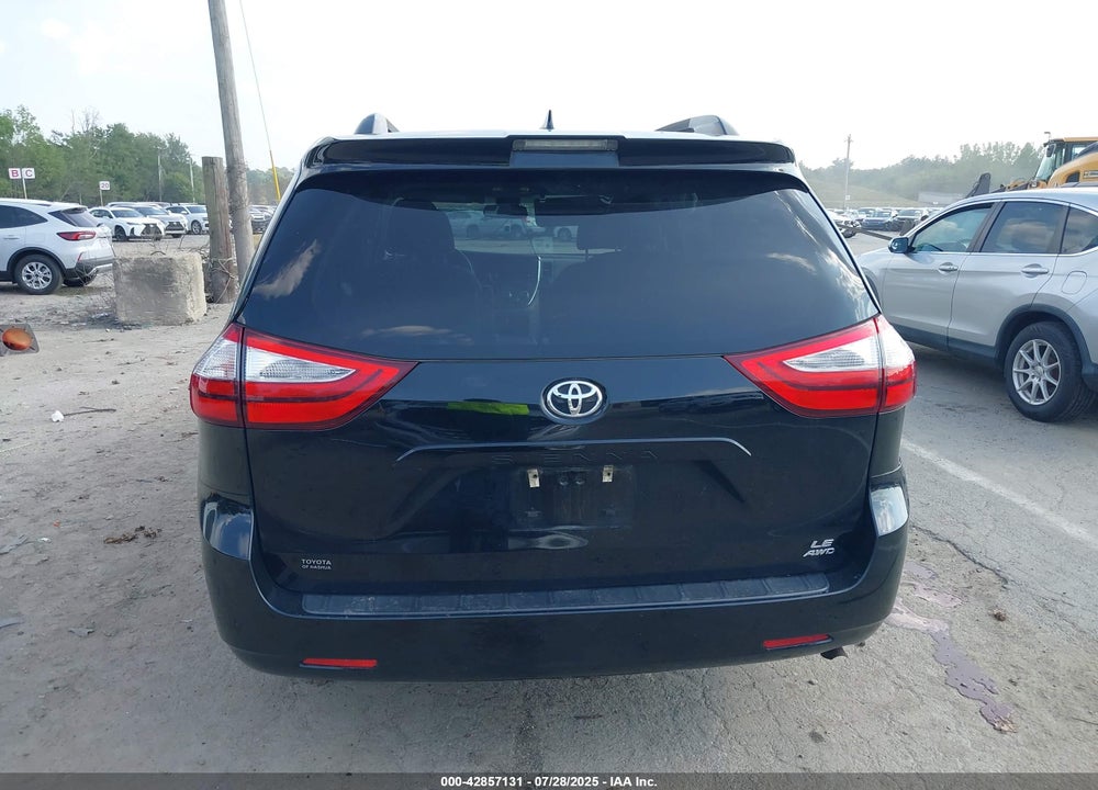 2018 TOYOTA SIENNA LE 7 PASSENGER VIN: 5TDJZ3DC4JS205058