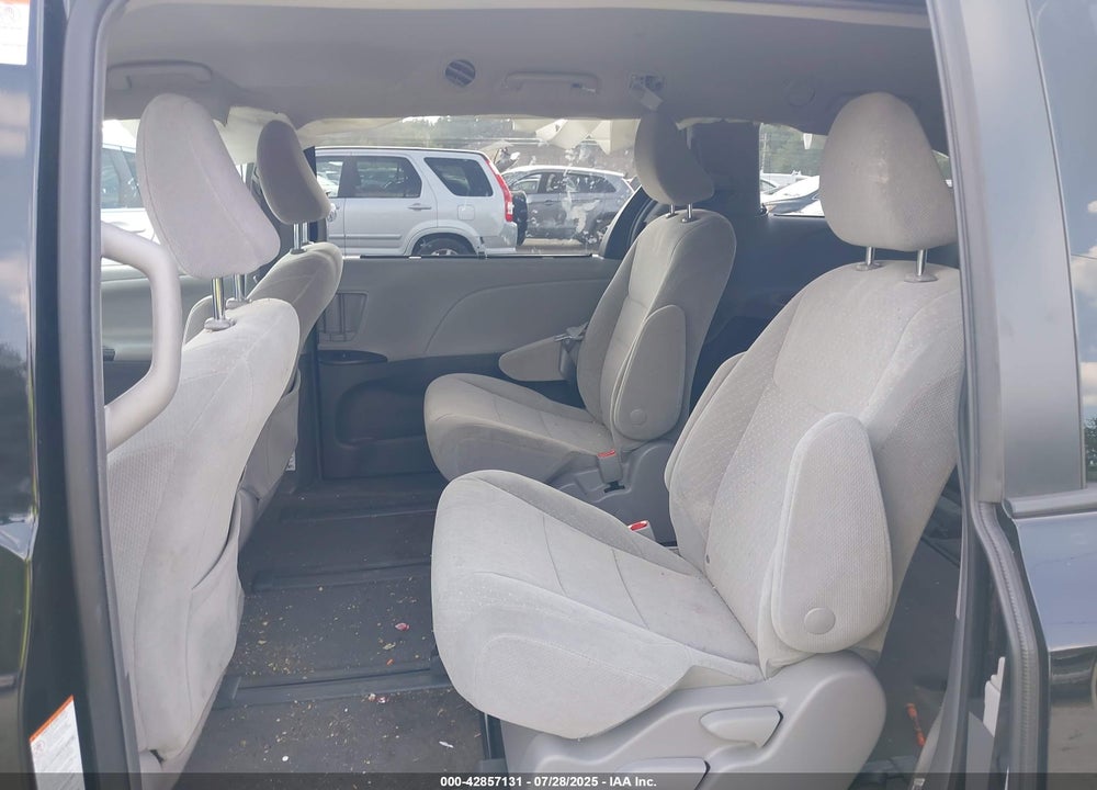 2018 TOYOTA SIENNA LE 7 PASSENGER VIN: 5TDJZ3DC4JS205058