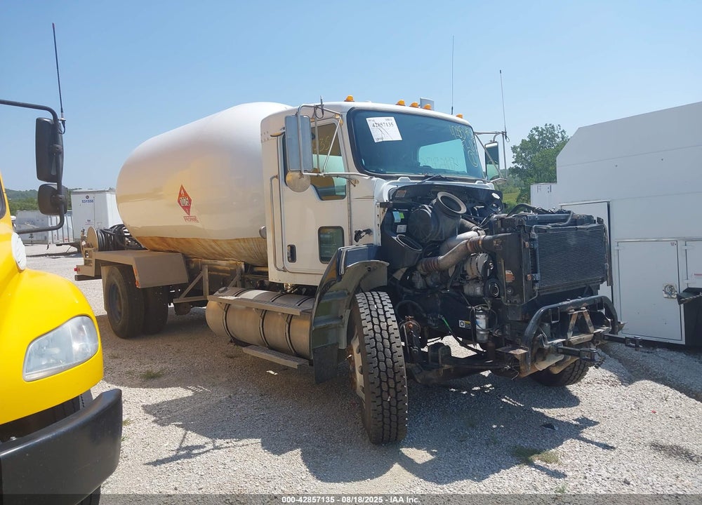 2008 KENWORTH CONSTRUCTION T300 VIN: 2NKMHM7XX8M216617