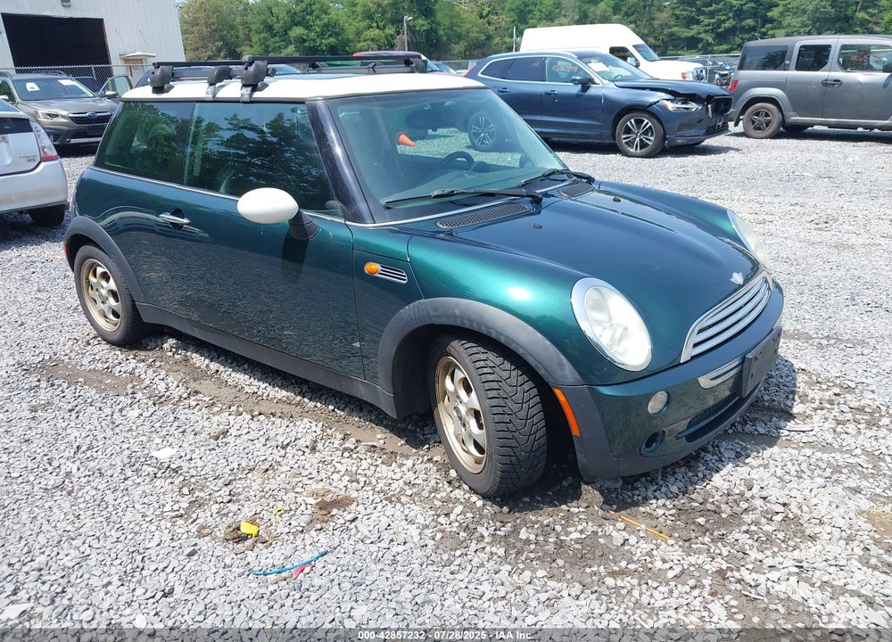 2005 MINI COOPER VIN: WMWRC33495TC59381