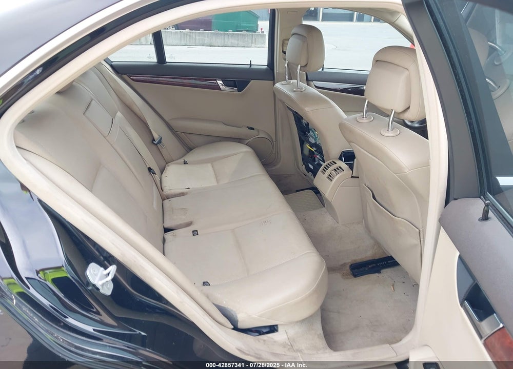 2010 MERCEDES-BENZ C 300 VIN: WDDGF8BB1AF465157