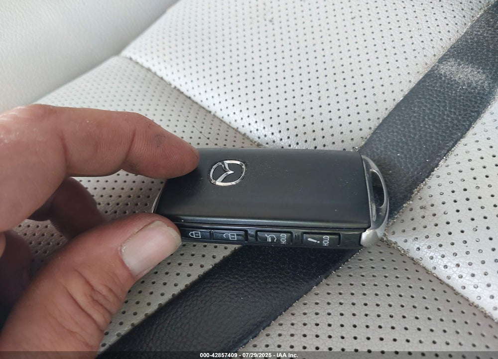 2024 MAZDA CX-90 VIN: JM3KKDHDXR1111879