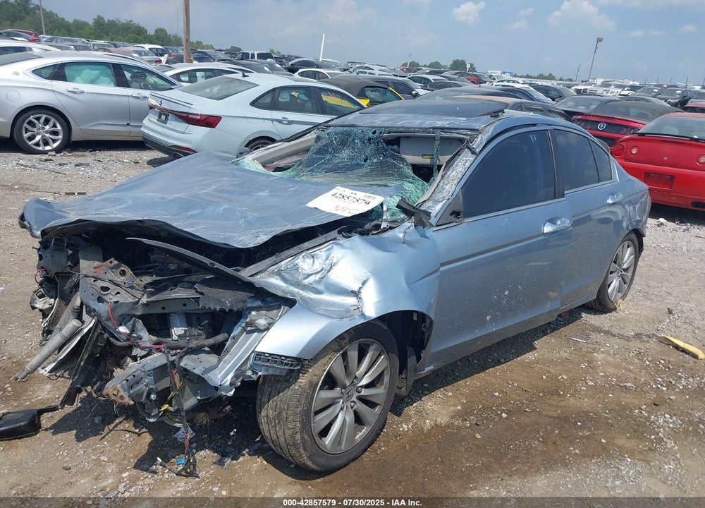 2011 HONDA ACCORD VIN: 1HGCP2F88BA039855
