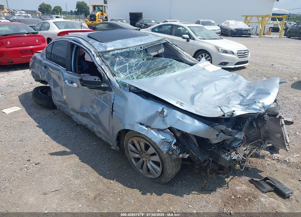 2011 HONDA ACCORD VIN: 1HGCP2F88BA039855
