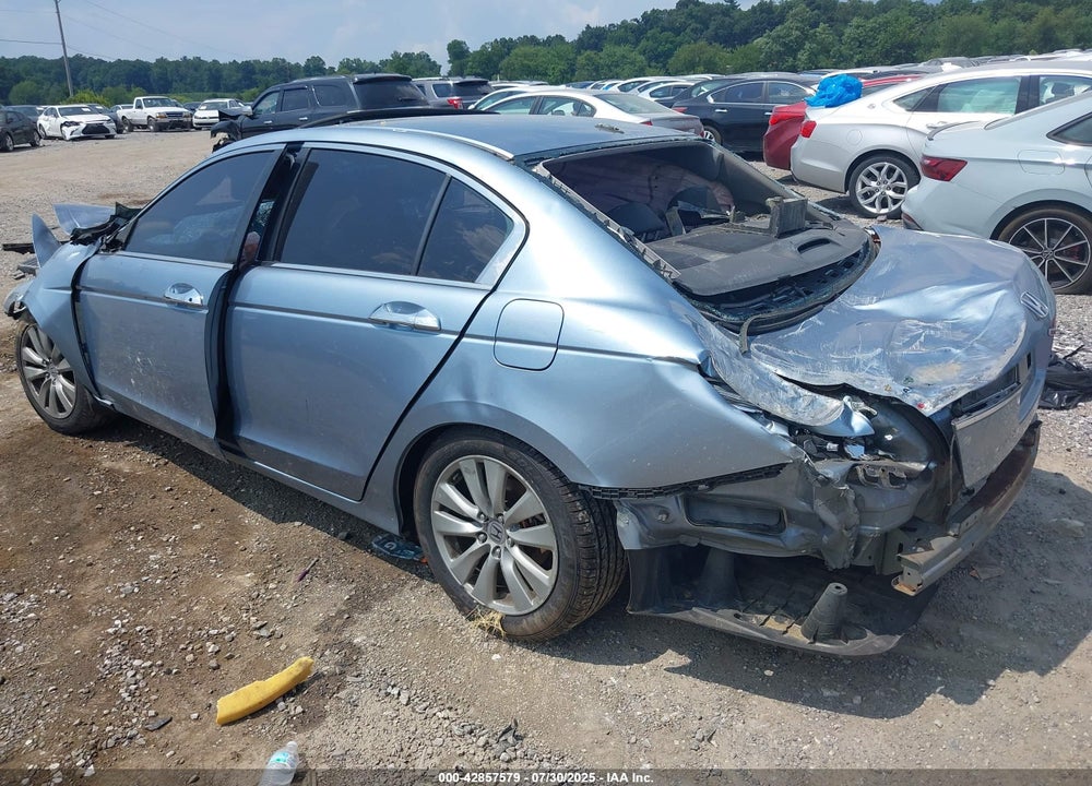2011 HONDA ACCORD VIN: 1HGCP2F88BA039855