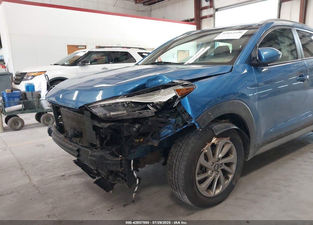 2018 HYUNDAI TUCSON VIN: KM8J3CA44JU640443