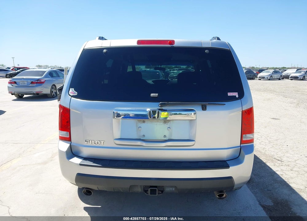 2011 HONDA PILOT EX VIN: 5FNYF3H46BB012829
