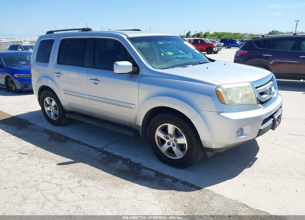 2011 HONDA PILOT EX VIN: 5FNYF3H46BB012829