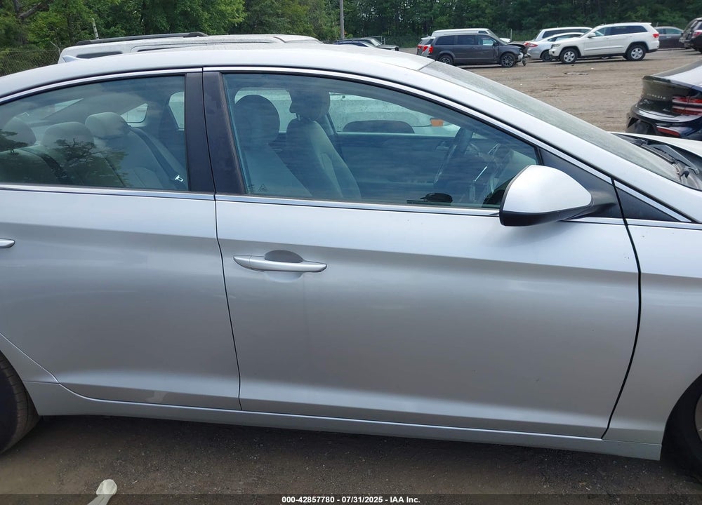2016 HYUNDAI SONATA VIN: 5NPE24AF4GH317190