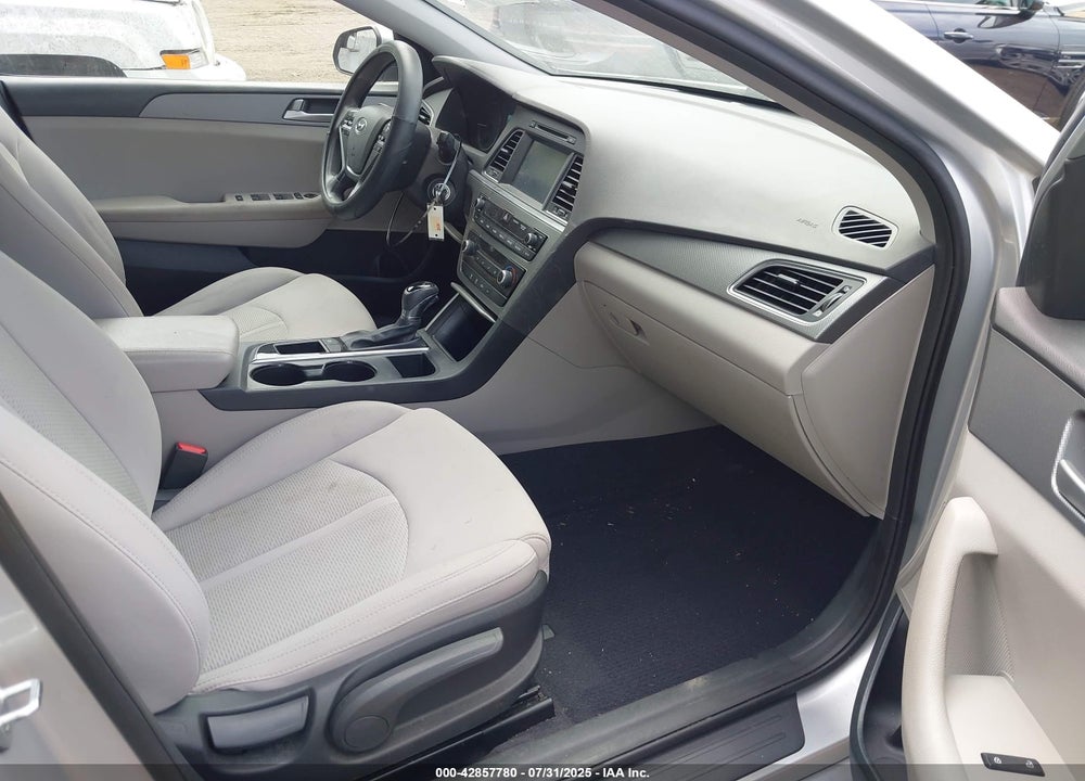 2016 HYUNDAI SONATA VIN: 5NPE24AF4GH317190