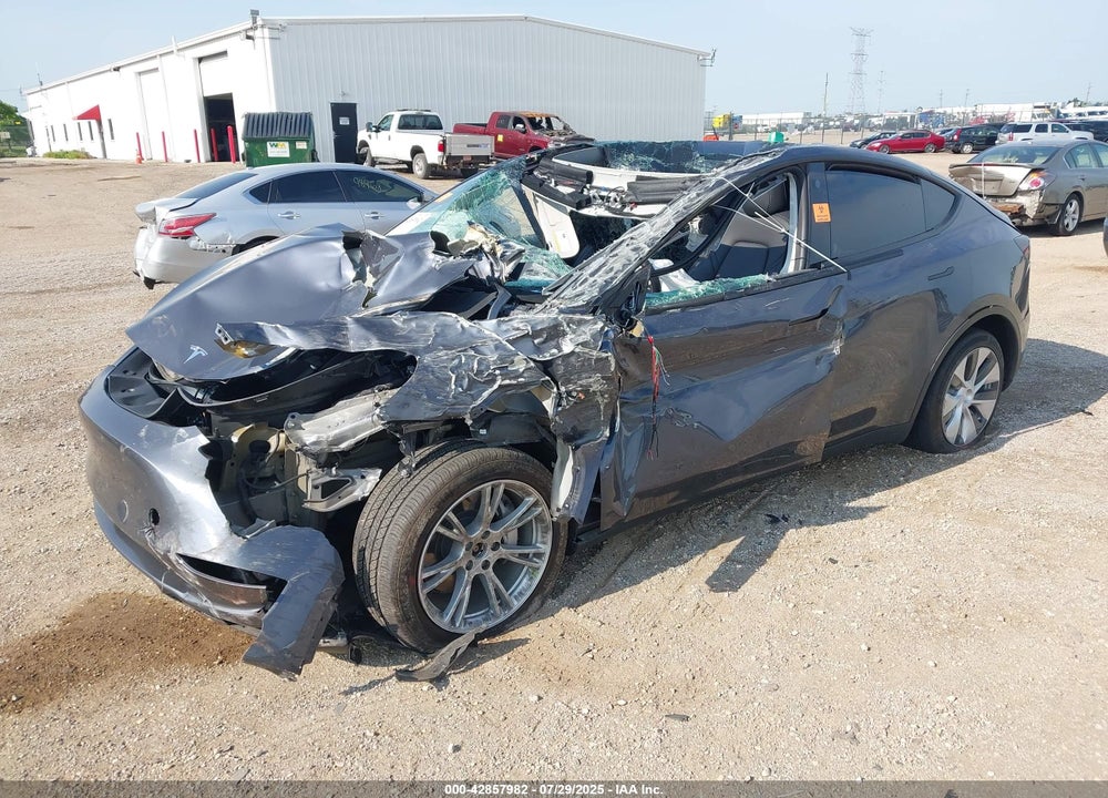 2023 TESLA MODEL Y VIN: 7SAYGDEE1PF648603