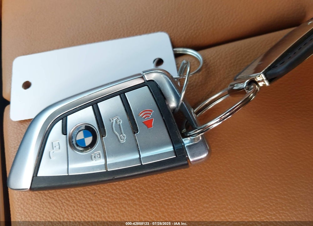 2021 BMW X7 XDRIVE40I VIN: 5UXCW2C00M9E57266