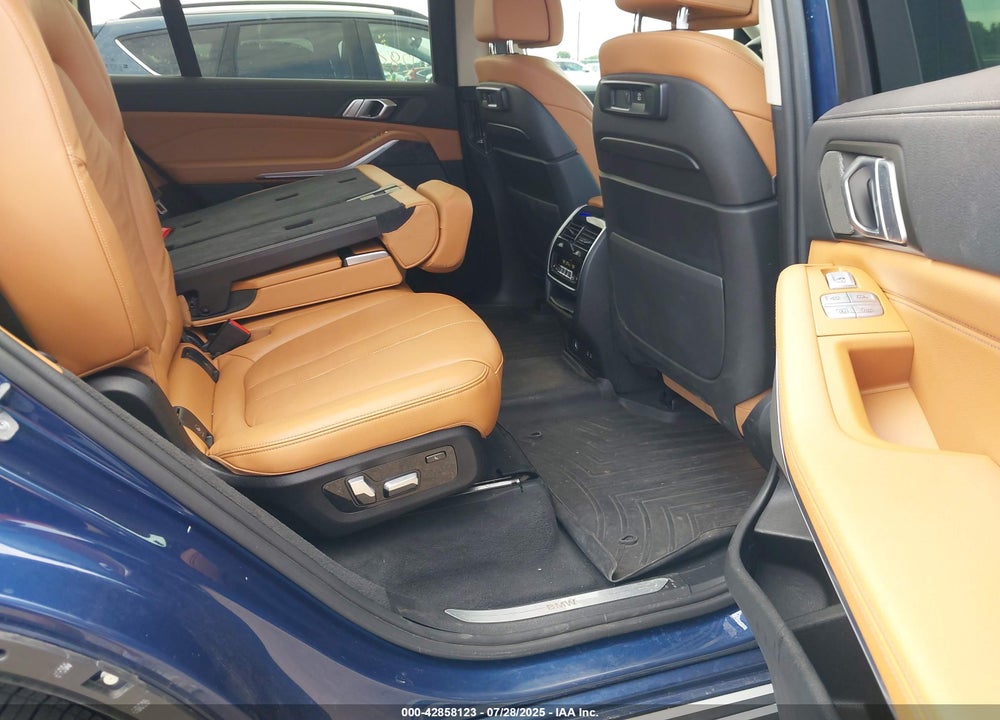 2021 BMW X7 XDRIVE40I VIN: 5UXCW2C00M9E57266