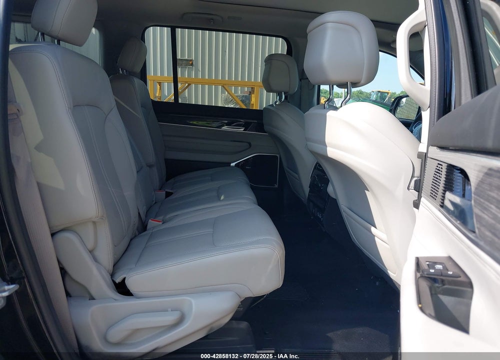 2022 JEEP WAGONEER VIN: 1C4SJVDT2NS117646