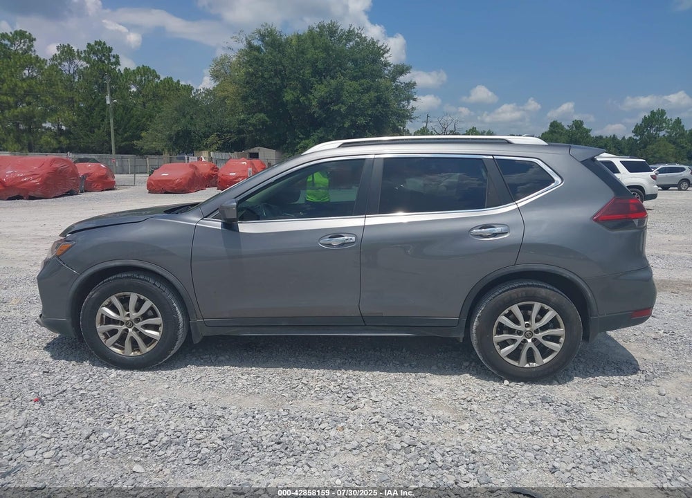 2018 NISSAN ROGUE SV VIN: KNMAT2MT0JP622585