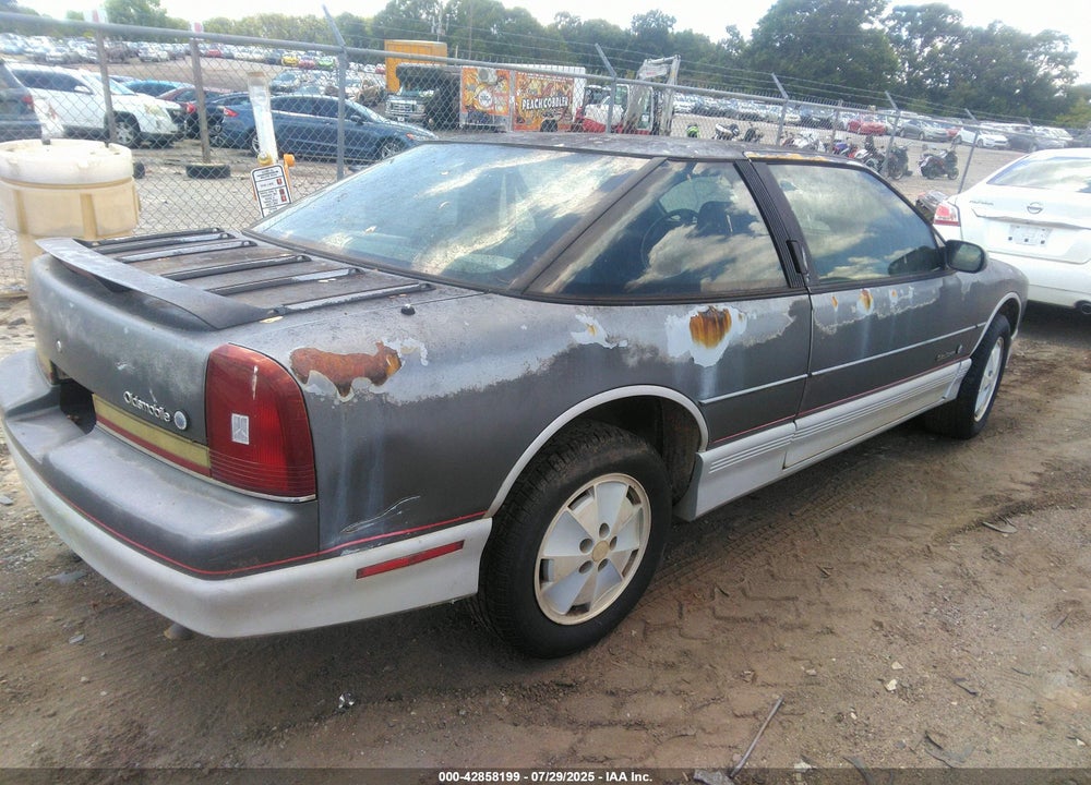 1989 OLDSMOBILE CUTLASS SUPREME VIN: 1G3WR14W3KD345541