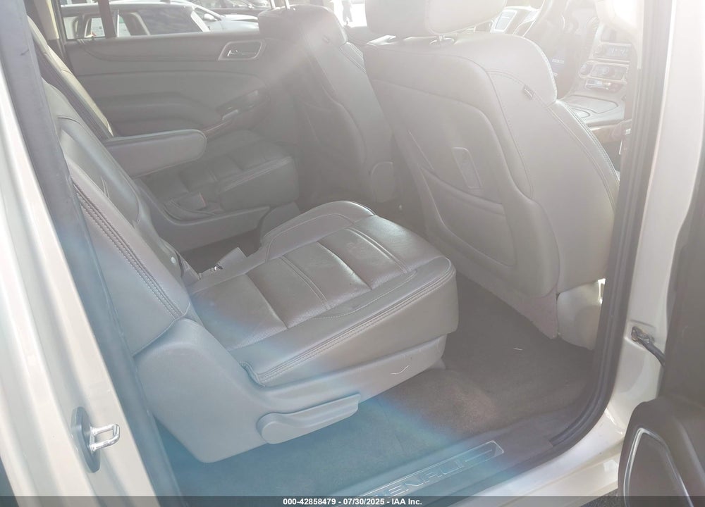2016 GMC YUKON XL VIN: 1GKS2HKJ5GR331089