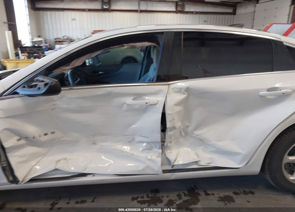 2017 CHEVROLET MALIBU VIN: 1G1ZC5ST5HF250581