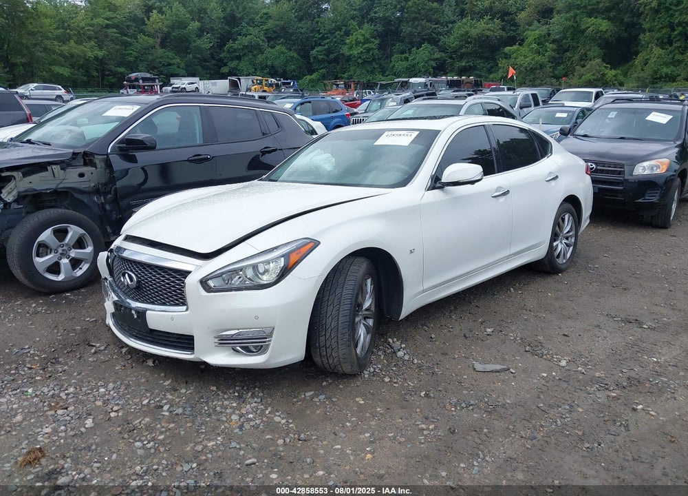 2018 INFINITI Q70 VIN: JN1BY1AR5JM220039