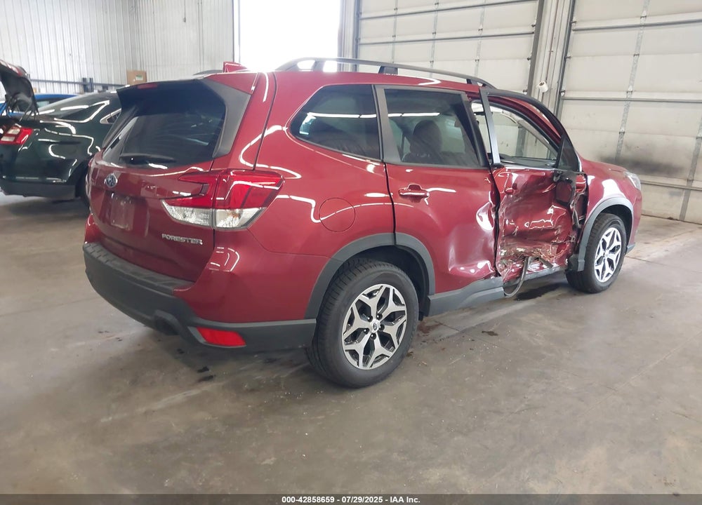 2022 SUBARU FORESTER VIN: JF2SKAEC2NH409395