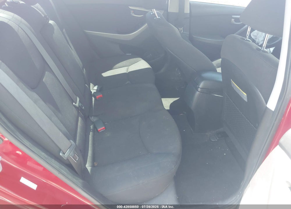 2016 HYUNDAI ELANTRA VIN: KMHDH4AE8GU603935