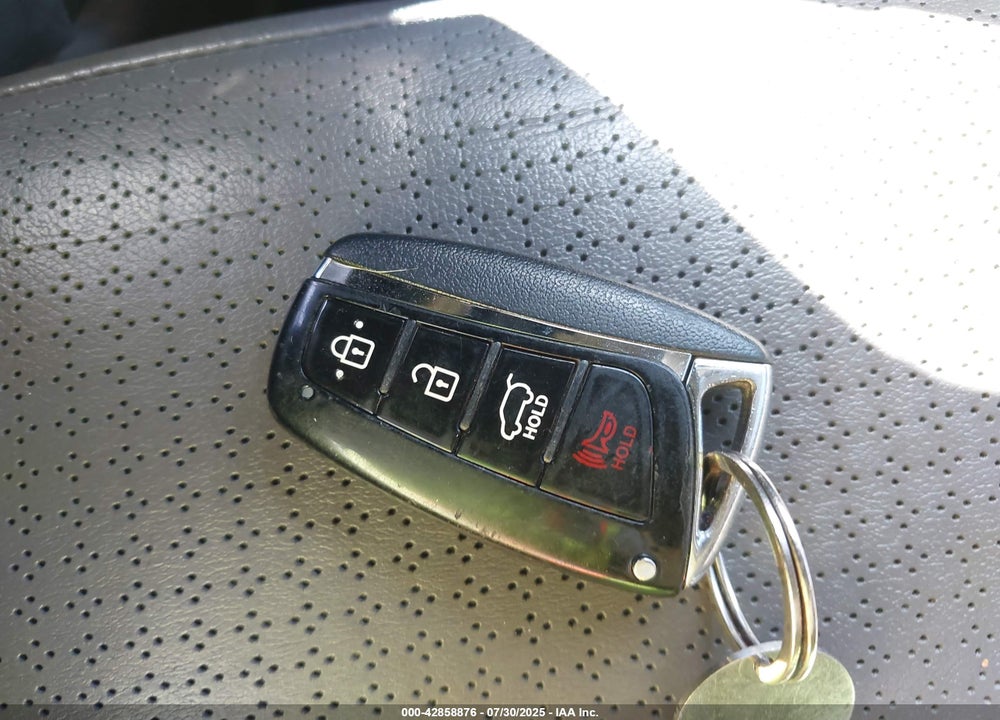 2015 HYUNDAI SANTA FE VIN: 5XYZU3LA6FG264442