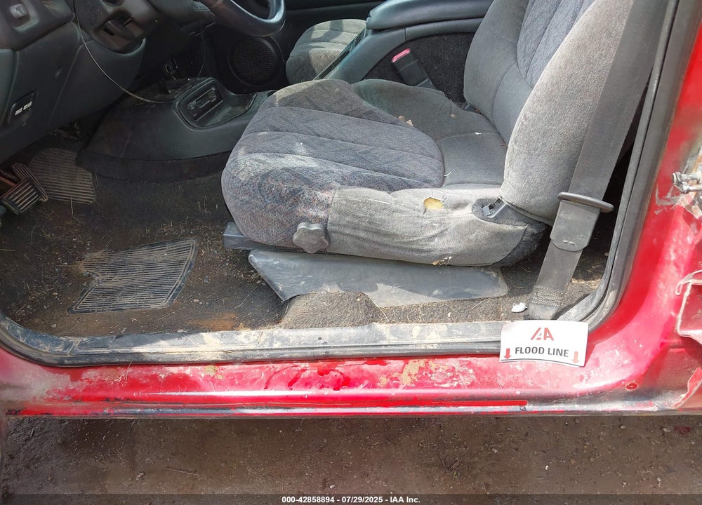 2002 CHEVROLET S-10 LS VIN: 1GCDT13W52K115957