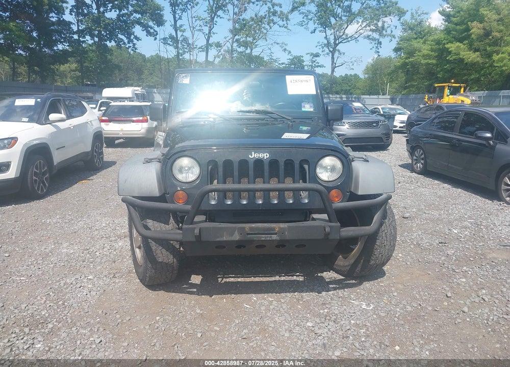 2011 JEEP WRANGLER / VIN: 1J4AA2D16BL581984