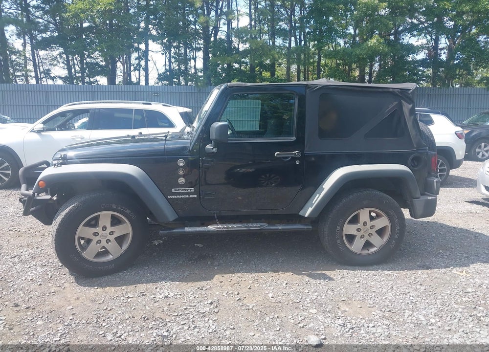 2011 JEEP WRANGLER / VIN: 1J4AA2D16BL581984