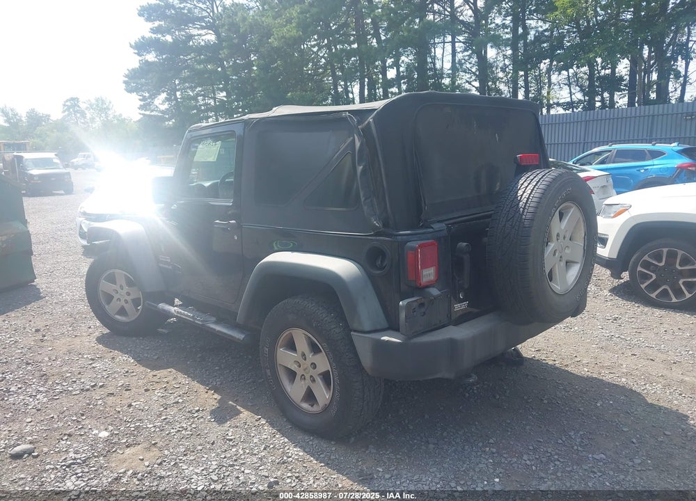 2011 JEEP WRANGLER / VIN: 1J4AA2D16BL581984