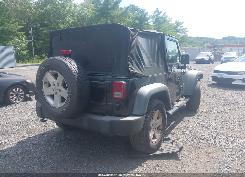 2011 JEEP WRANGLER / VIN: 1J4AA2D16BL581984