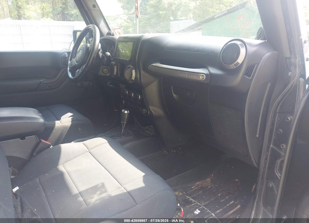 2011 JEEP WRANGLER / VIN: 1J4AA2D16BL581984