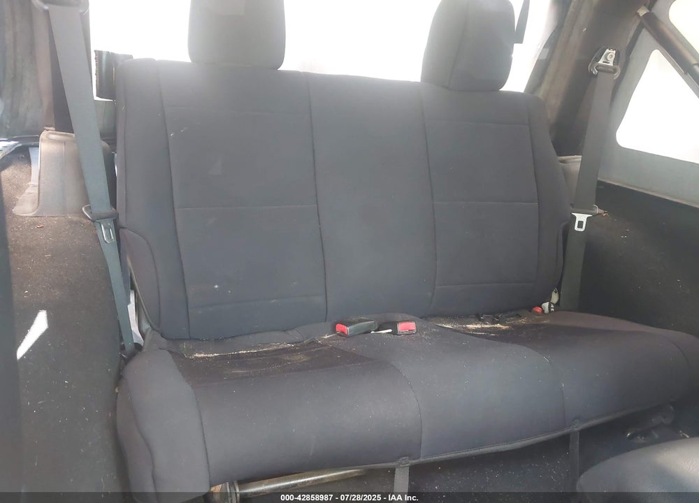 2011 JEEP WRANGLER / VIN: 1J4AA2D16BL581984