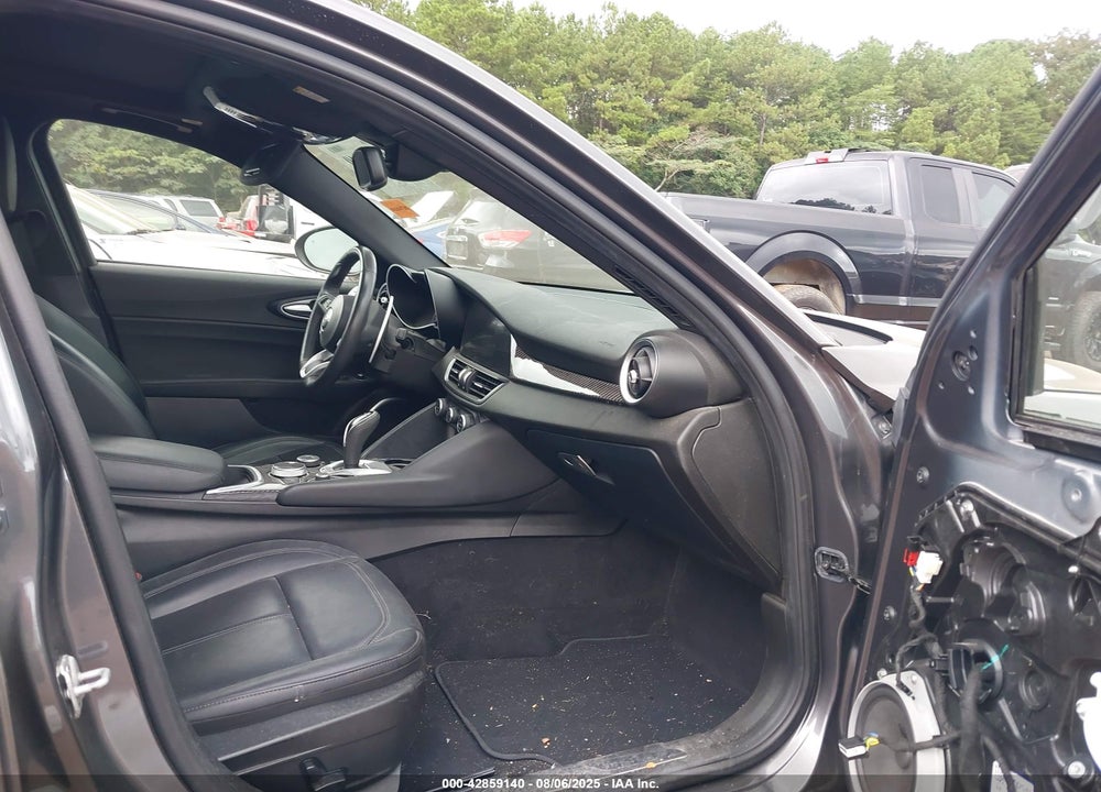 2023 ALFA ROMEO GIULIA VIN: ZARFANAN7P7670232