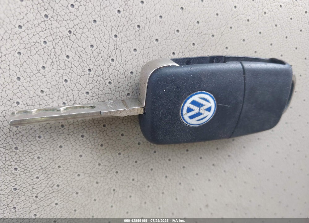 2008 VOLKSWAGEN NEW BEETLE VIN: 3VWPF31Y08M401606