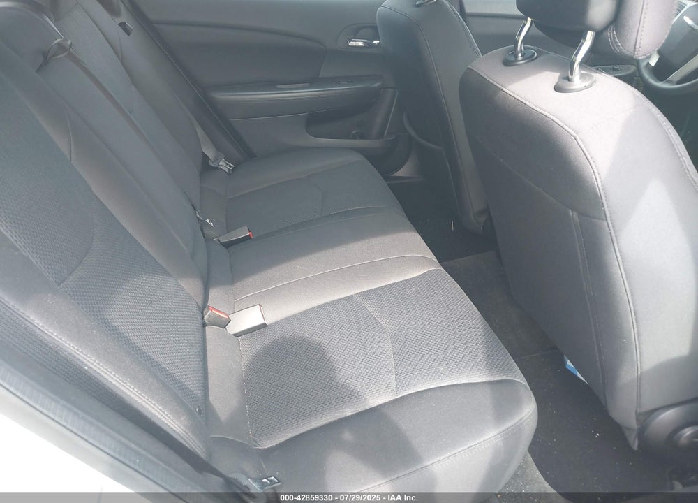 2014 CHRYSLER 200 VIN: 1C3CCBBG7EN114957