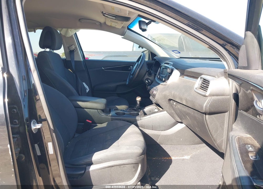 2016 KIA SORENTO VIN: 5XYPG4A38GG119736