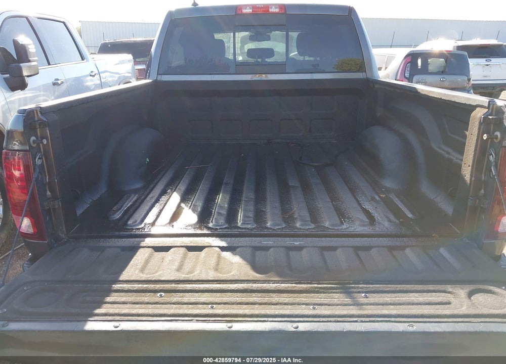 2017 RAM 1500 VIN: 1C6RR7YT2HS604337