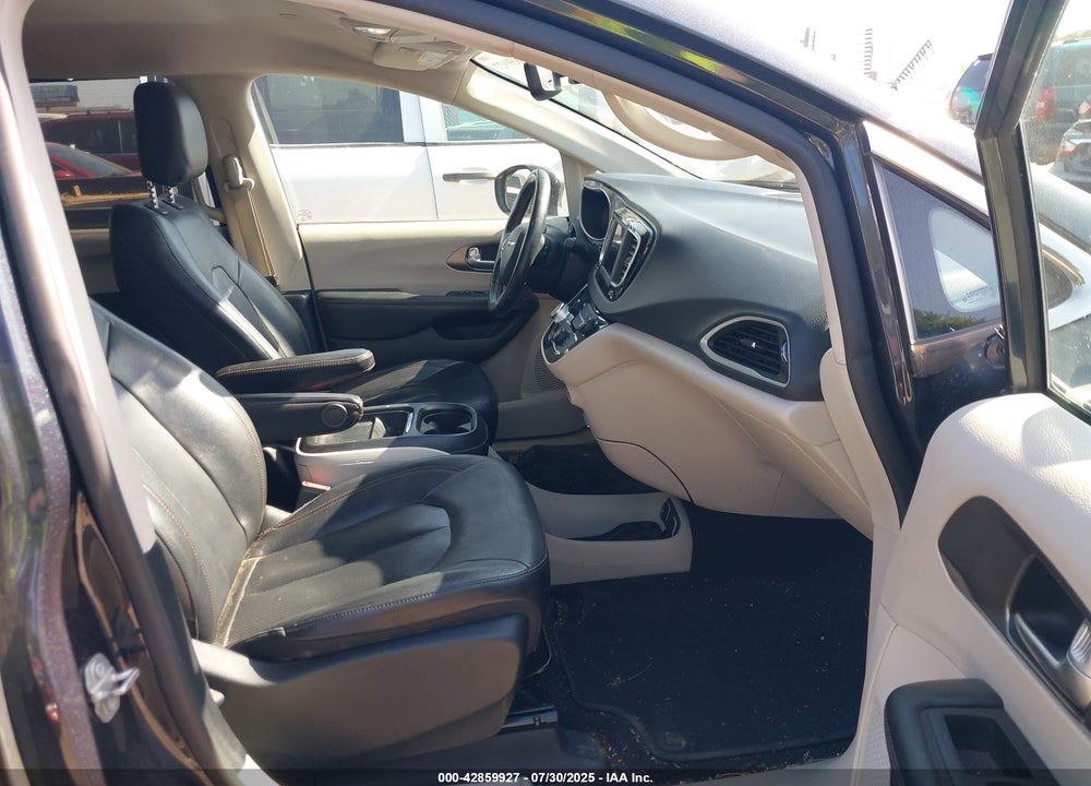 2020 CHRYSLER PACIFICA TOURING L VIN: 2C4RC1BG3LR276066
