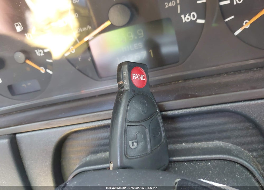 2000 MERCEDES-BENZ E 320 VIN: WDBJF65J0YB115591