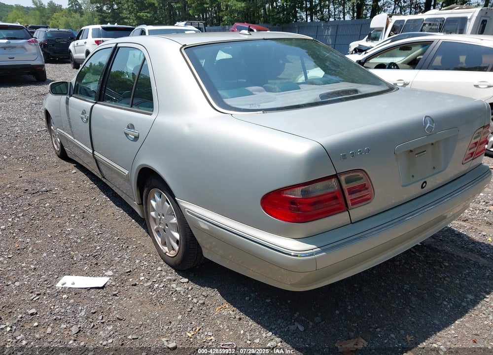 2000 MERCEDES-BENZ E 320 VIN: WDBJF65J0YB115591