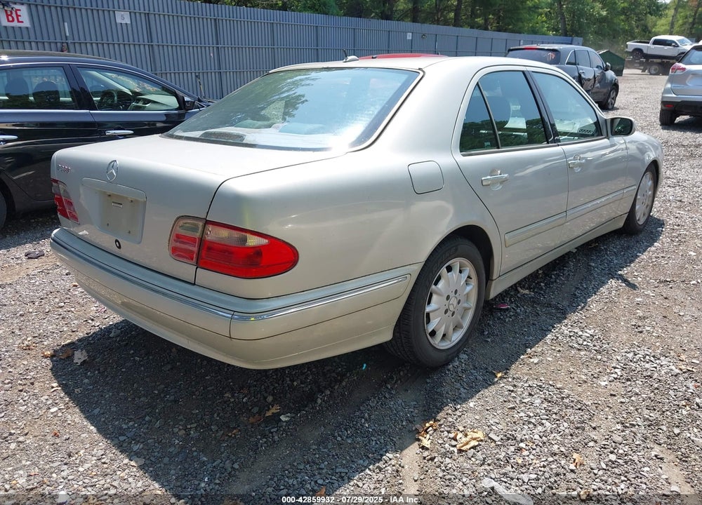 2000 MERCEDES-BENZ E 320 VIN: WDBJF65J0YB115591