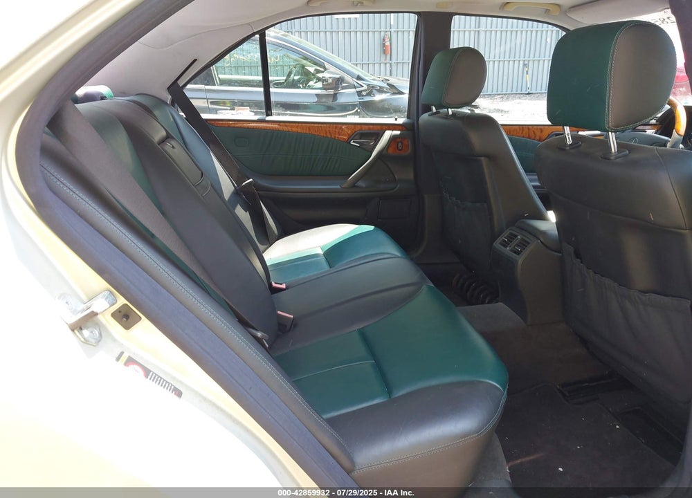 2000 MERCEDES-BENZ E 320 VIN: WDBJF65J0YB115591