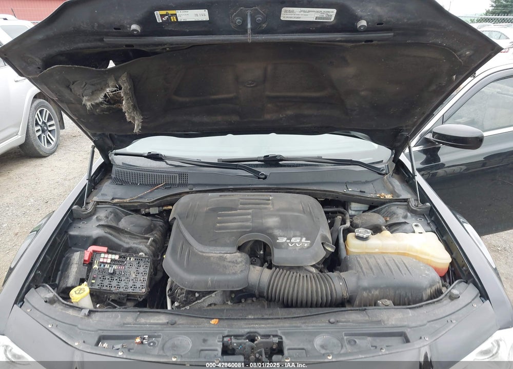 2015 CHRYSLER 300 VIN: 2C3CCARG2FH849436