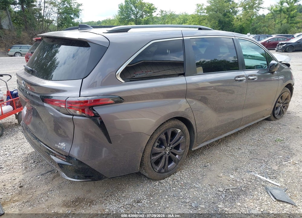 2021 TOYOTA SIENNA XSE VIN: 5TDXRKEC7MS065630