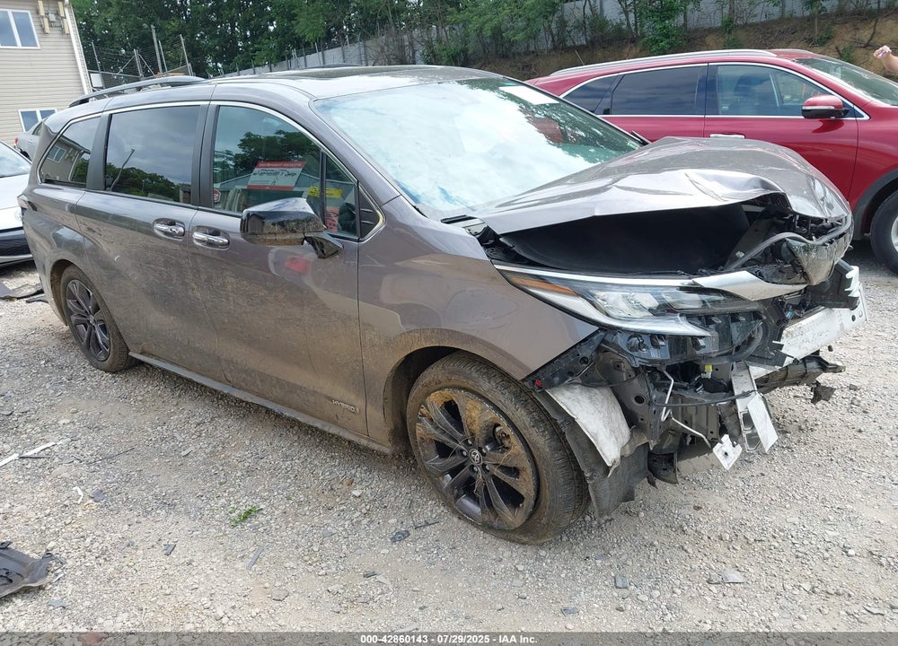 2021 TOYOTA SIENNA XSE VIN: 5TDXRKEC7MS065630