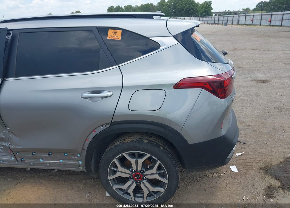 2021 KIA SELTOS VIN: KNDETCA24M7059564