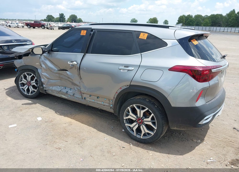 2021 KIA SELTOS VIN: KNDETCA24M7059564